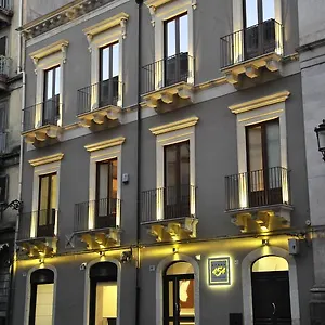 Etnea 454 Luxury 3*, Catania-Fontanarossai nemzetközi repülőtér Olaszország